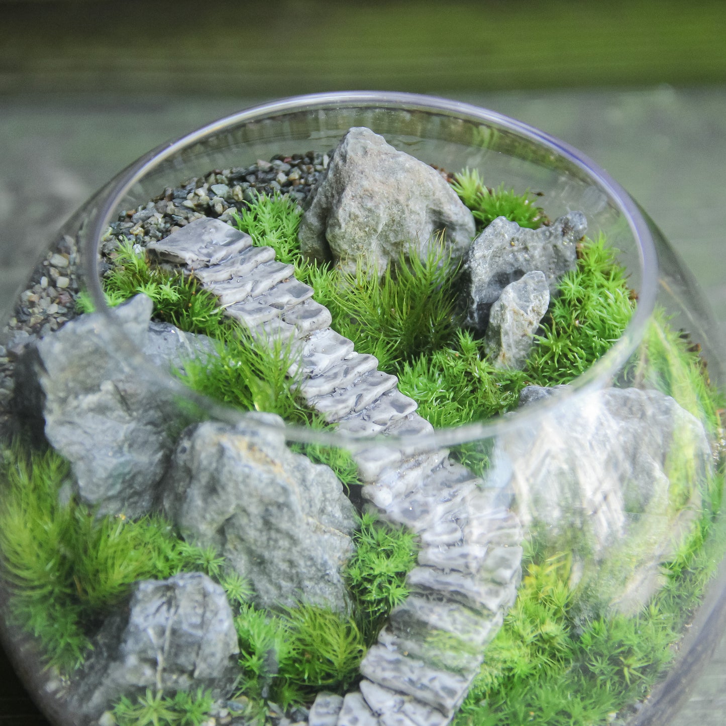 \階段フィギュアが4個/【階段の風景】苔テラリウム制作キット