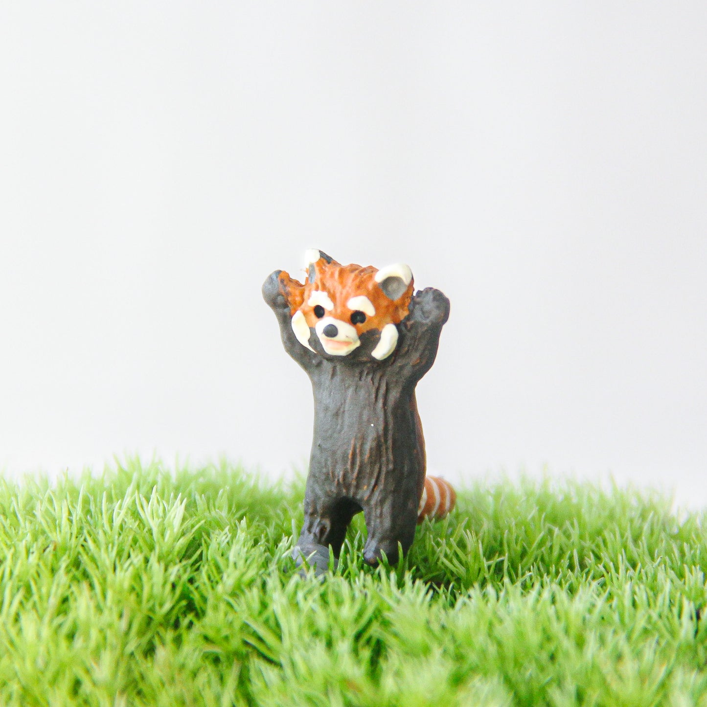 ほっこりレッサーパンダ_ミニチュアフィギュア《苔テラリウム・コケリウム》