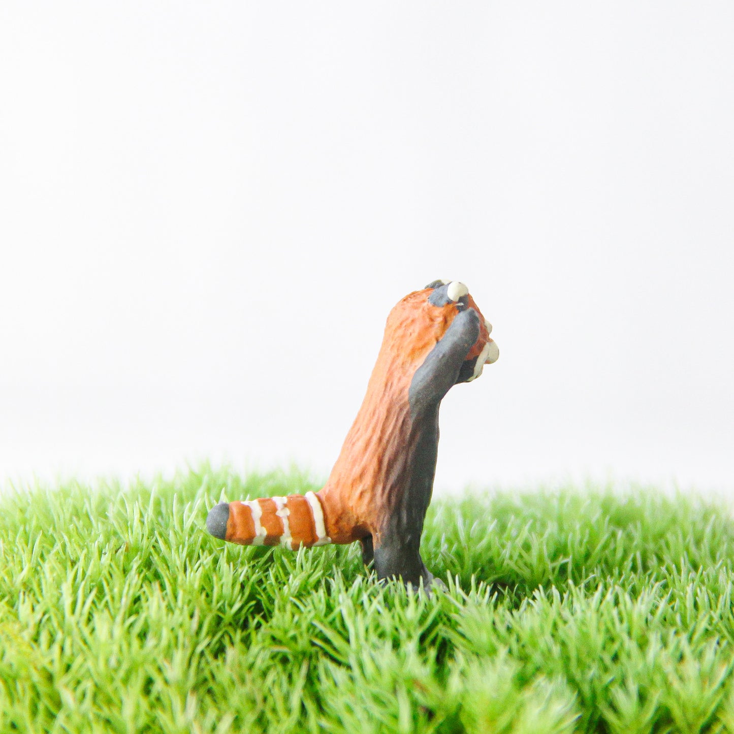 ほっこりレッサーパンダ_ミニチュアフィギュア《苔テラリウム・コケリウム》