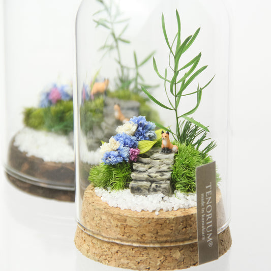 紫陽花の箱庭　キツネ[S] 《プリザーブド苔テラリウム》